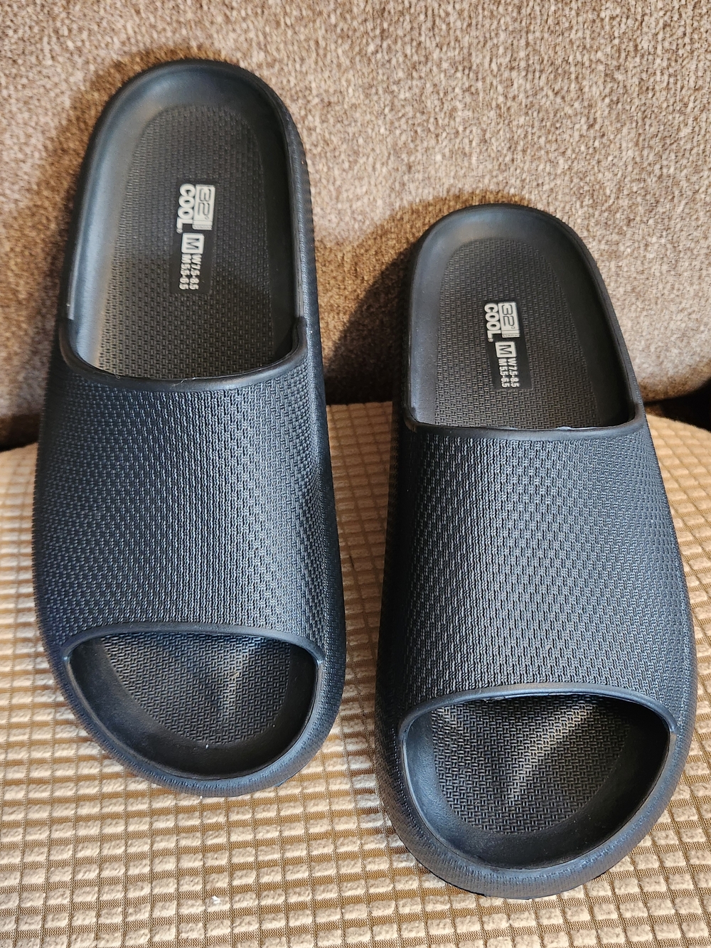 COOL 32 BLACK slides SIZE 7.5/8.5